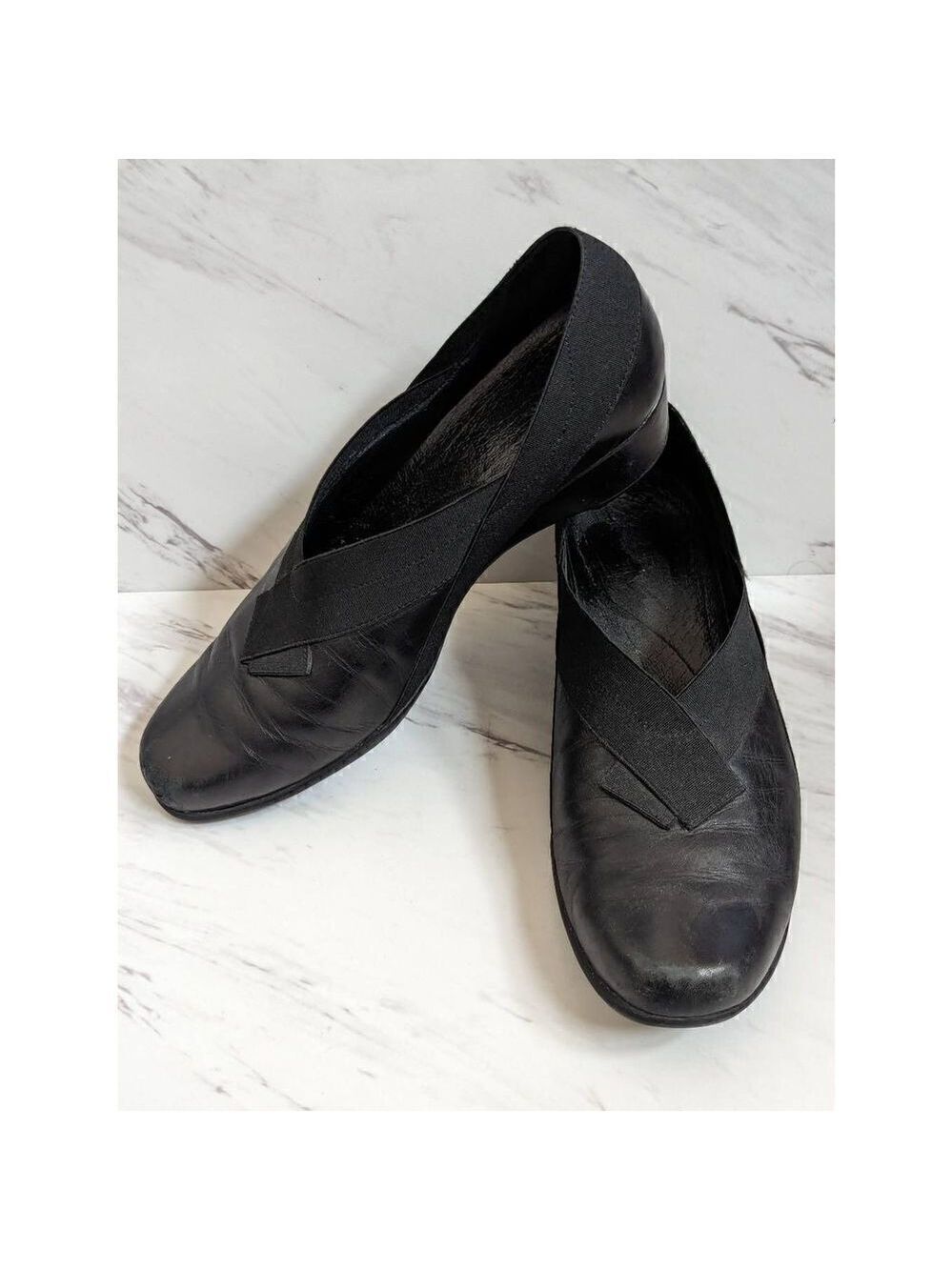 Clark's Women's Black Leather Artisan Slip On Walking Comfort Shoe Size 8M
